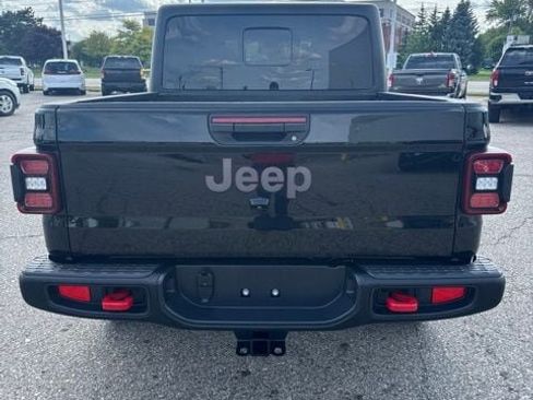 Used 2026 Jeep Gladiator Rubicon AWD/4WD image 6