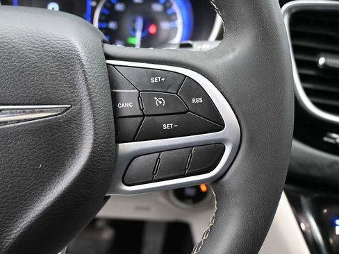 Used 2023 Chrysler Voyager LX FWD image 20