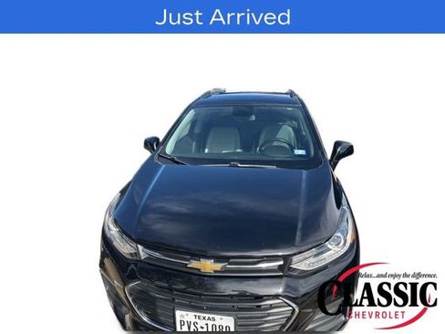 Used 2020 Chevrolet Trax LT w/ LT Convenience Package image 26