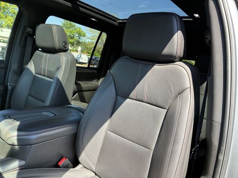 Used 2023 Chevrolet Suburban RST w/ Luxury Package image 22