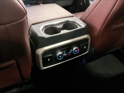 Used 2024 Ford Expedition Limited image 10