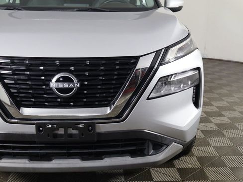 Used 2022 Nissan Rogue SV image 12