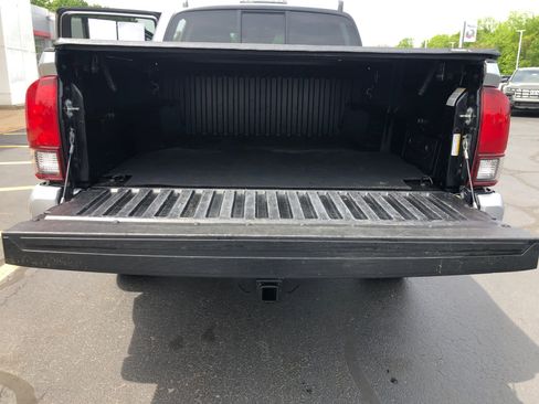 Used 2022 Toyota Tacoma SR AWD/4WD image 26