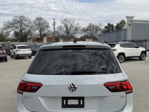 Used 2018 Volkswagen Tiguan SE w/ Panoramic Sunroof Package FWD image 6