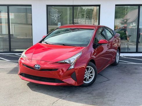 Used 2017 Toyota Prius Two w/ Carpet Mat Package FWD image 1