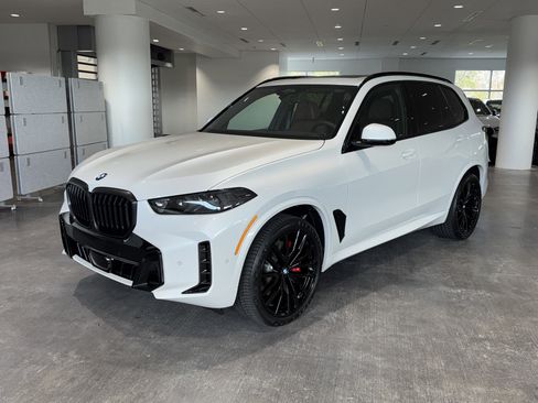 New 2026 BMW X5 sDrive40i w/ M Sport Package image 3