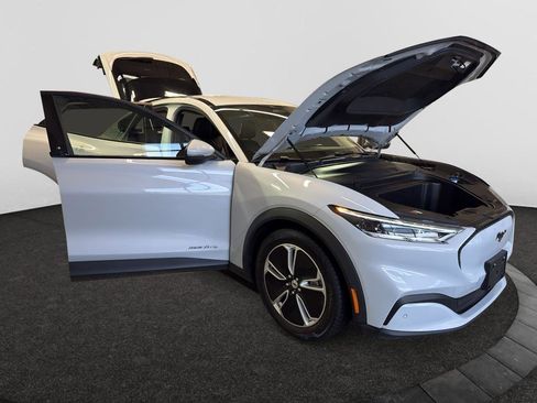 Used 2022 Ford Mustang Mach-E Select image 7