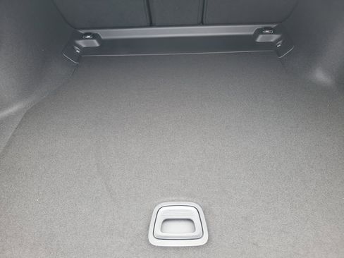 Certified 2025 Mercedes-Benz C 300 Sedan image 8