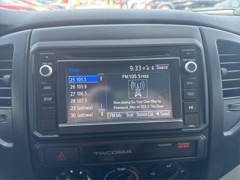 Used 2015 Toyota Tacoma PreRunner w/ Convenience Package RWD image 11