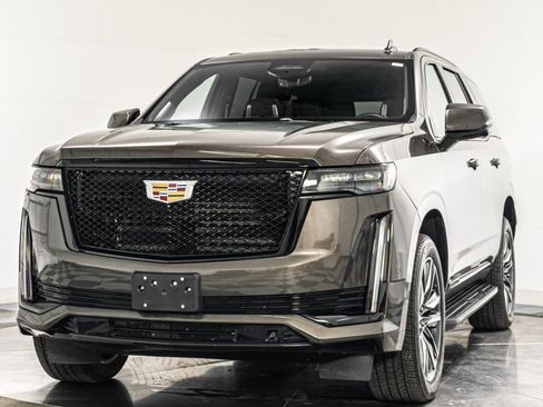 Used 2021 Cadillac Escalade Sport Platinum w/ Heavy-Duty Trailer Package AWD/4WD image 5