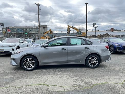 Used 2023 Kia Forte LXS w/ LXS Technology Package image 5