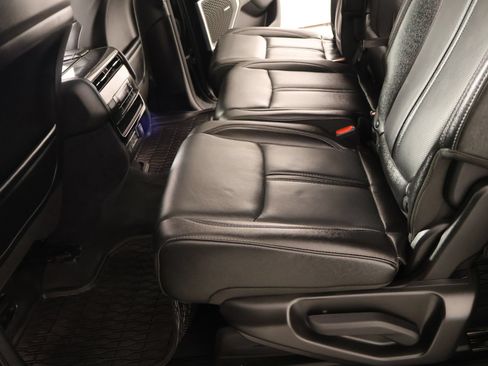 Used 2024 Jeep Wagoneer 4WD w/ Premium Group I image 14