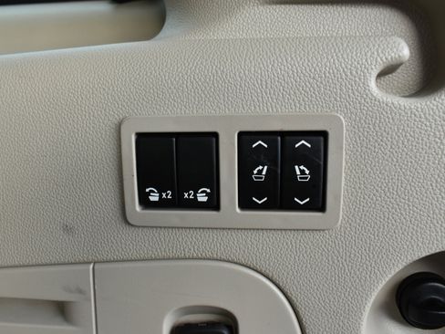 Used 2020 Cadillac Escalade ESV Premium Luxury image 48