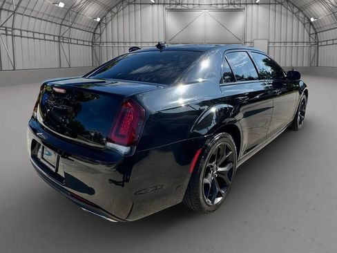 Used 2022 Chrysler 300 Touring w/ Sport Appearance Package RWD image 7