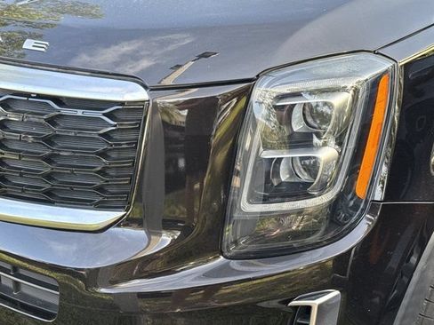Used 2022 Kia Telluride SX w/ Towing Package FWD image 7