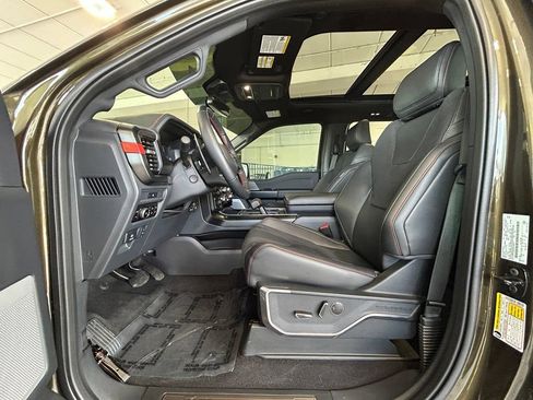 Used 2025 Ford F150 Raptor AWD/4WD image 11