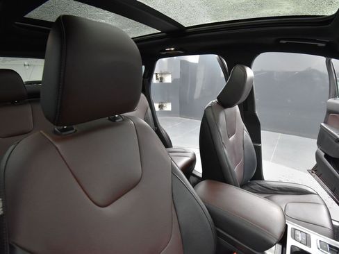 Used 2021 Ford Edge Titanium w/ Equipment Group 301A image 17