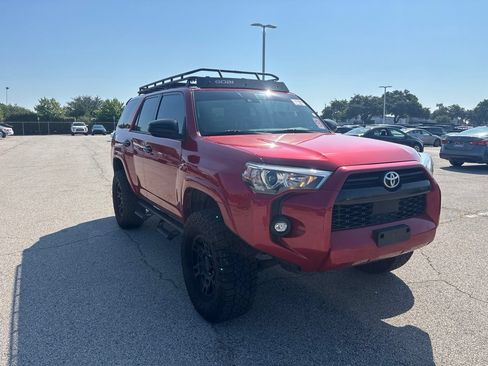 Used 2023 Toyota 4Runner SR5 AWD/4WD image 3