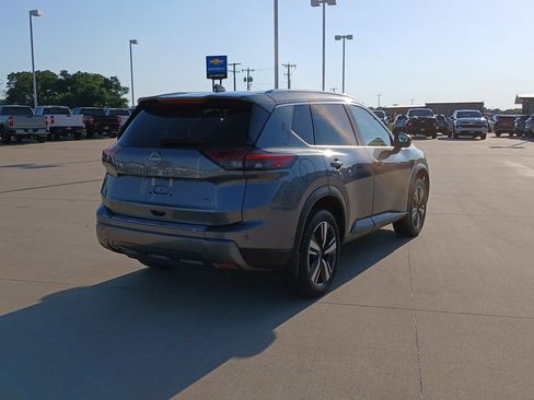 Used 2024 Nissan Rogue SL FWD image 8