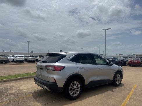 Used 2020 Ford Escape SE FWD image 21