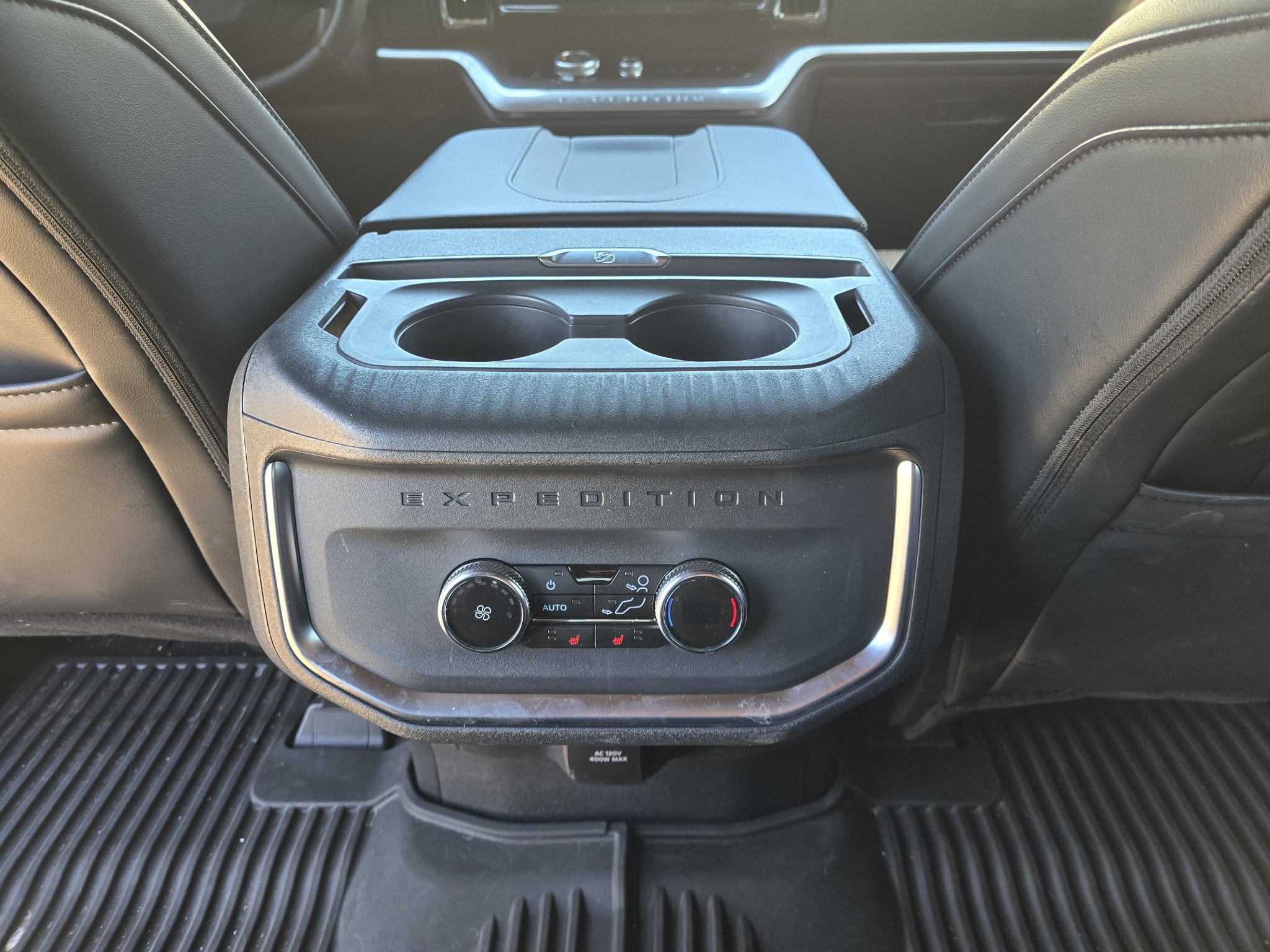 Used 2026 Ford Expedition Platinum w/ Stealth Performance Package AWD/4WD image 29