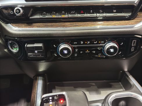 Used 2024 GMC Sierra 1500 Elevation w/ Elevation Premium Package image 33