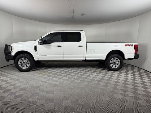 Used 2021 Ford F250 Platinum w/ FX4 Off-Road Package image 2