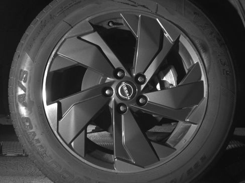 Used 2025 Nissan Rogue SV FWD image 13