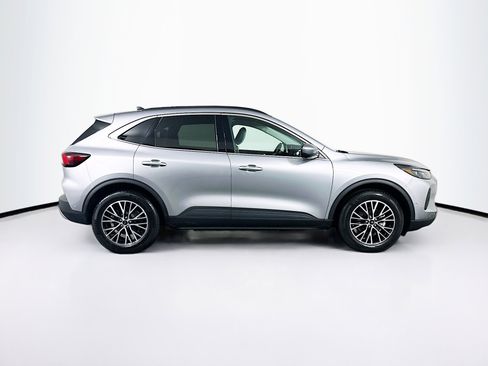 Used 2023 Ford Escape SE w/ PHEV Premium Package image 10