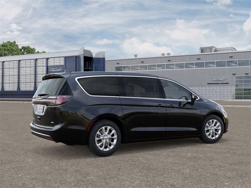 New 2026 Chrysler Pacifica Select image 4