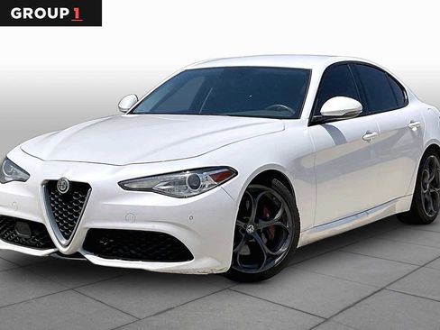 Used 2018 Alfa Romeo Giulia Ti Sport w/ Quick Order Package 22U Sport RWD image 1