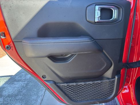 Used 2021 Jeep Wrangler Unlimited Sahara w/ Cold Weather Group image 20