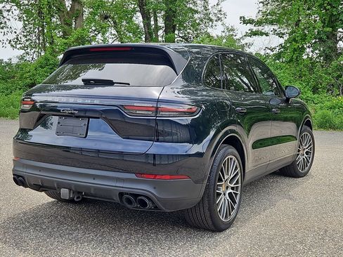 Certified 2023 Porsche Cayenne Platinum Edition AWD/4WD image 7