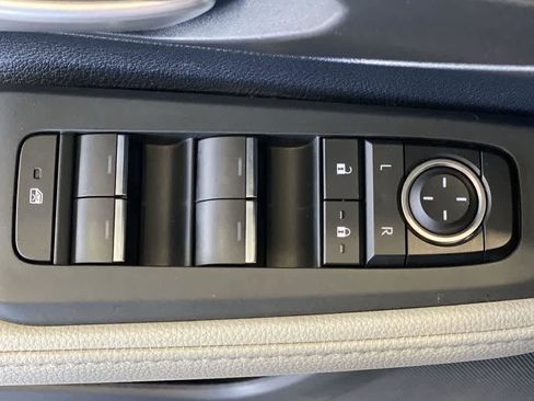 Used 2024 Toyota Grand Highlander XLE AWD/4WD image 16