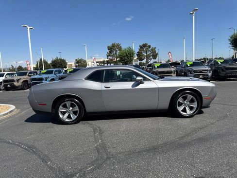 Used 2017 Dodge Challenger SXT RWD image 5