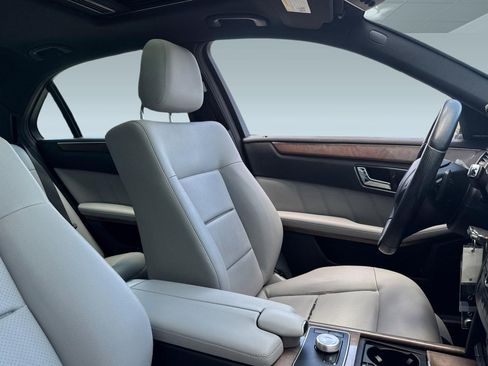 Used 2010 Mercedes-Benz E 350 Sedan image 31