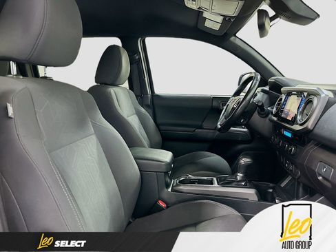 Used 2018 Toyota Tacoma TRD Off-Road image 27