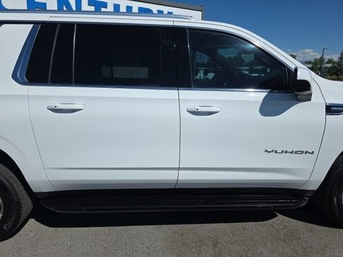 Used 2023 GMC Yukon XL SLE w/ Max Trailering Package AWD/4WD image 12