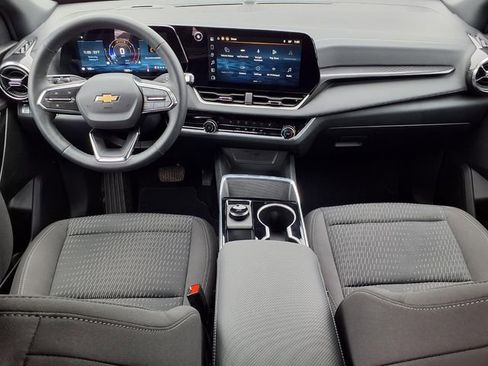 Used 2026 Chevrolet Equinox LT image 9