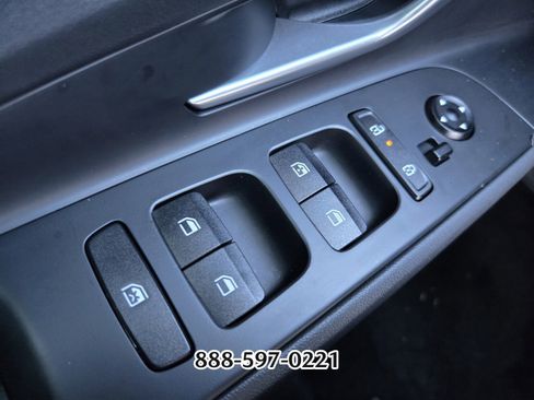 Used 2024 Hyundai Elantra SEL image 31