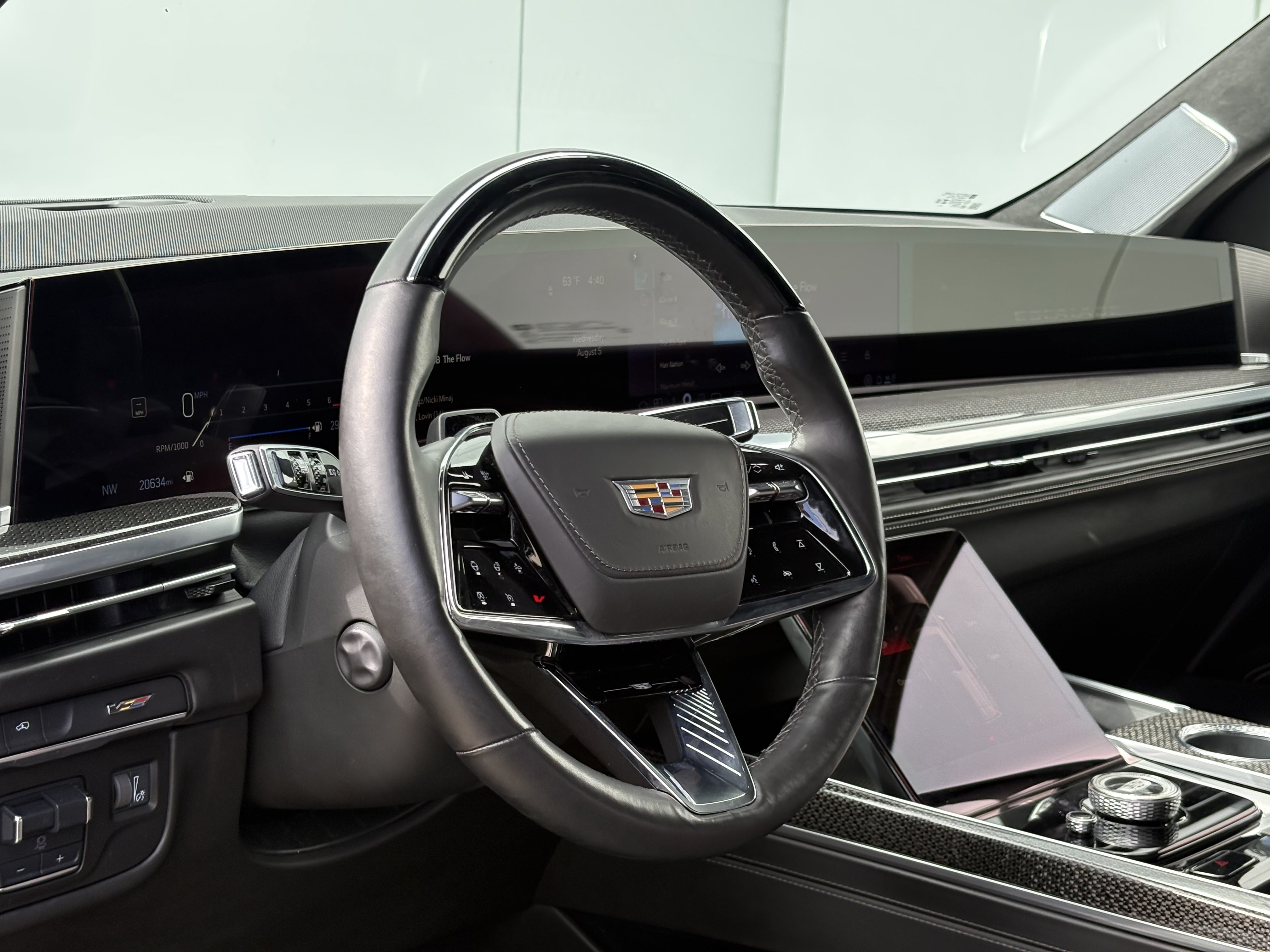 Certified 2025 Cadillac Escalade ESV V AWD/4WD image 19