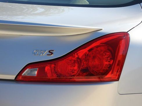 Used 2010 INFINITI G37 G37 Sport Coupe 2D w/ Premium Pkg RWD image 11