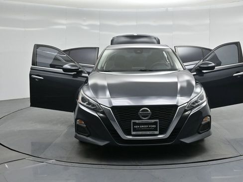 Used 2022 Nissan Altima 2.5 SV image 30