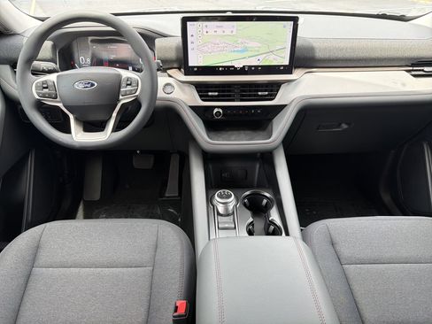 New 2026 Ford Explorer Active RWD image 2