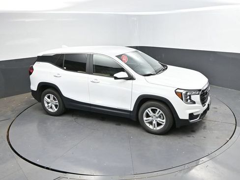 Used 2024 GMC Terrain SLE FWD image 28