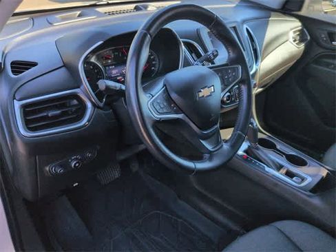 Used 2020 Chevrolet Equinox LT image 10