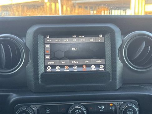 Used 2023 Jeep Gladiator Willys image 15