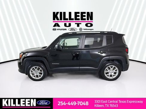 Used 2023 Jeep Renegade Latitude w/ Premium Group AWD/4WD image 4