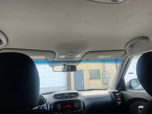 Used 2015 Kia Soul + FWD image 19