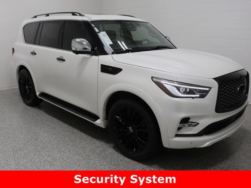 Used 2023 INFINITI QX80 Sensory w/ All-Season Package image 4